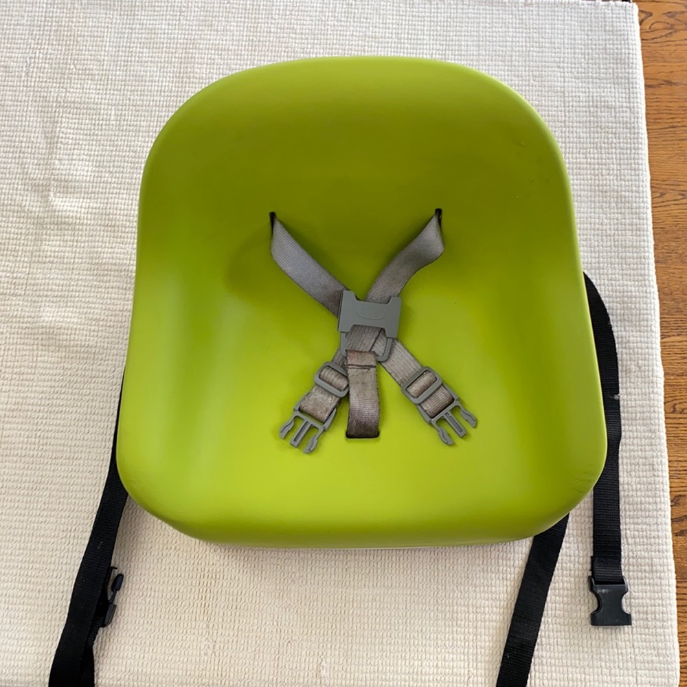 Brand: OXO Tot
OXO Tot Nest Booster Seat with Straps, Green